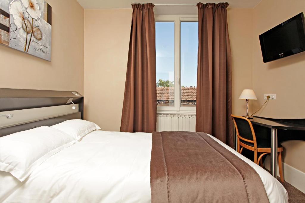 Logis Hotel Des Bourbons Montluçon Quarto foto